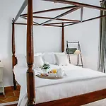 B Bou Cortijo Bravo Hotel
