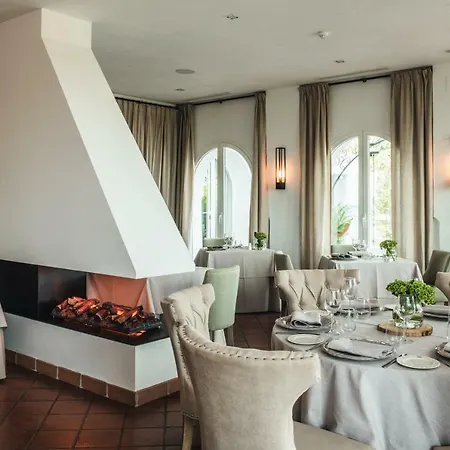 B Bou Cortijo Bravo Hotel 4*