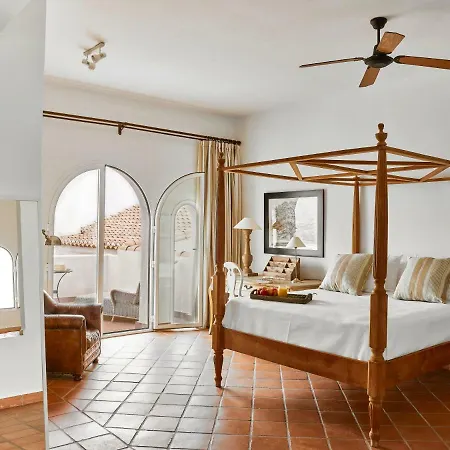 B Bou Cortijo Bravo Hotel